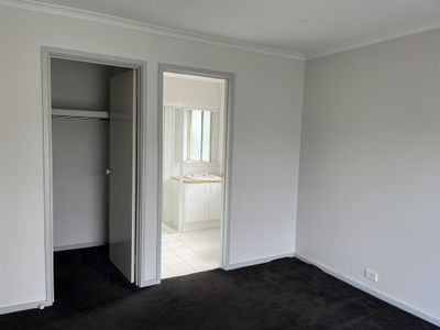 182 Coppards Road, Whittington