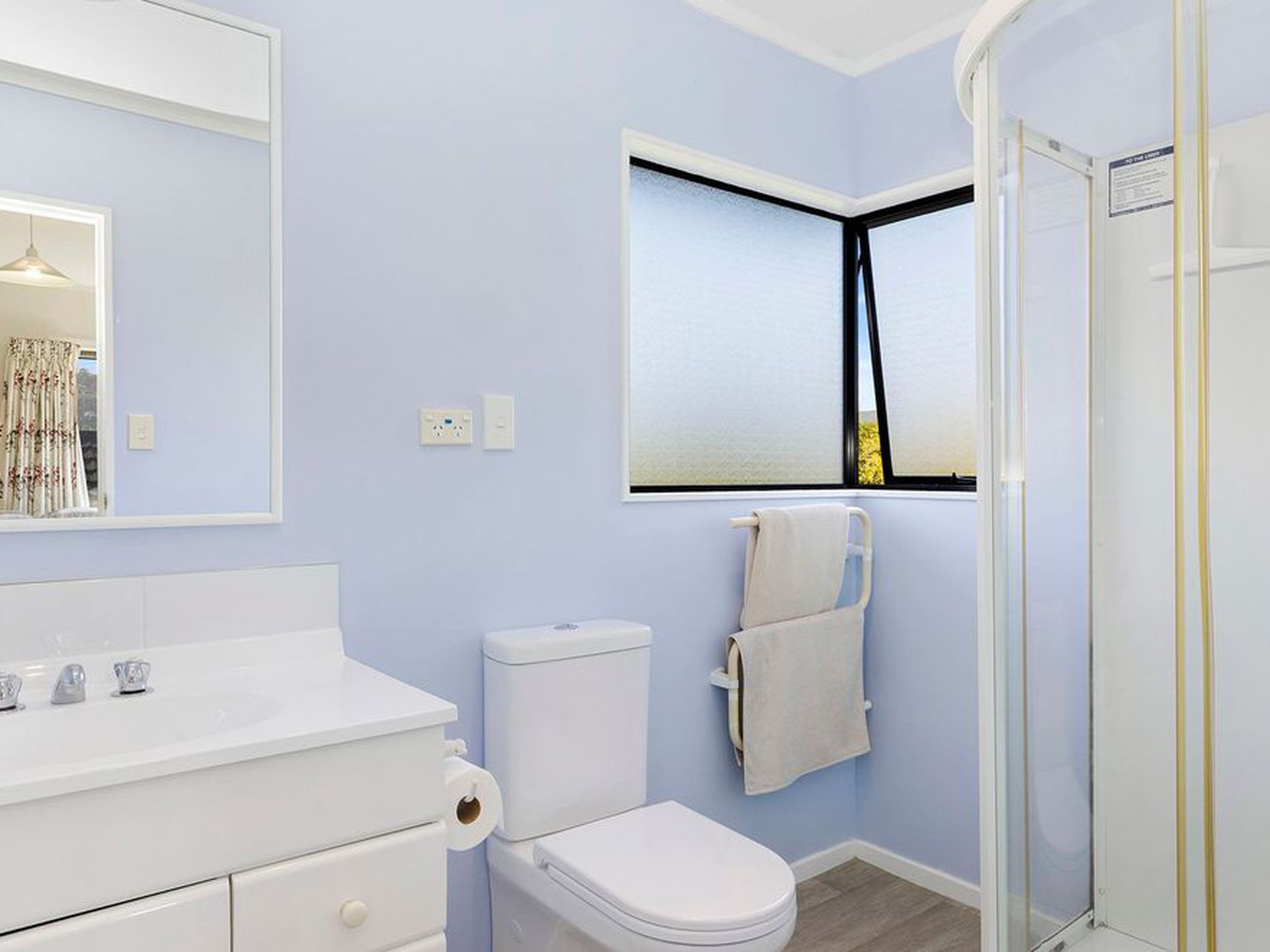 28 De Menech Grove, Avalon