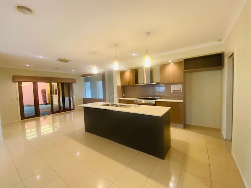 37 Birchgrove Way, Taylors Hill