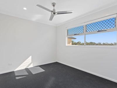 5 Apple Berry Avenue, Coomera