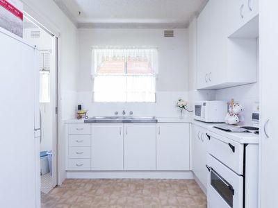 2 / 15 Prince Edward Drive, Brownsville