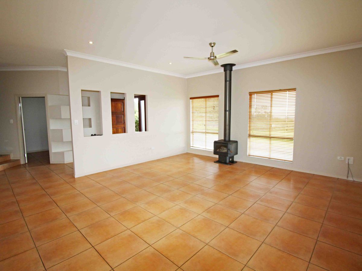 22 Countryview Drive, Atherton