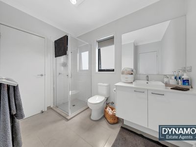 11 Sugar Glider Way, Craigieburn