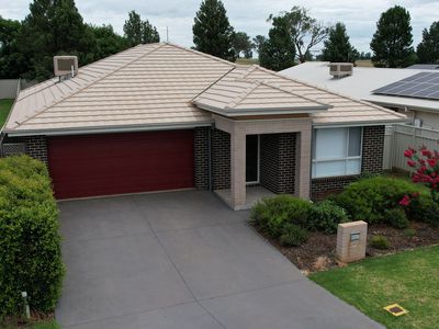63 Champagne Drive, Dubbo