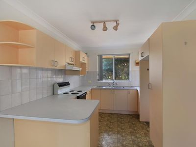 6 / 10 Peterborough Avenue, Lake Illawarra