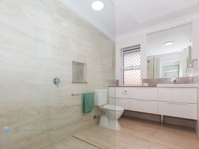 5 / 39-41 Sunbrite Avenue, Mermaid Beach