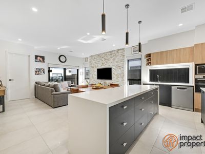 14 Dorney Rise, Taylor
