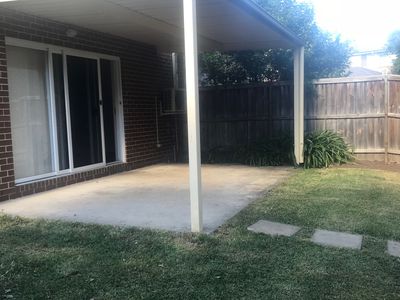 5 Hollyoake Circuit, Bardia