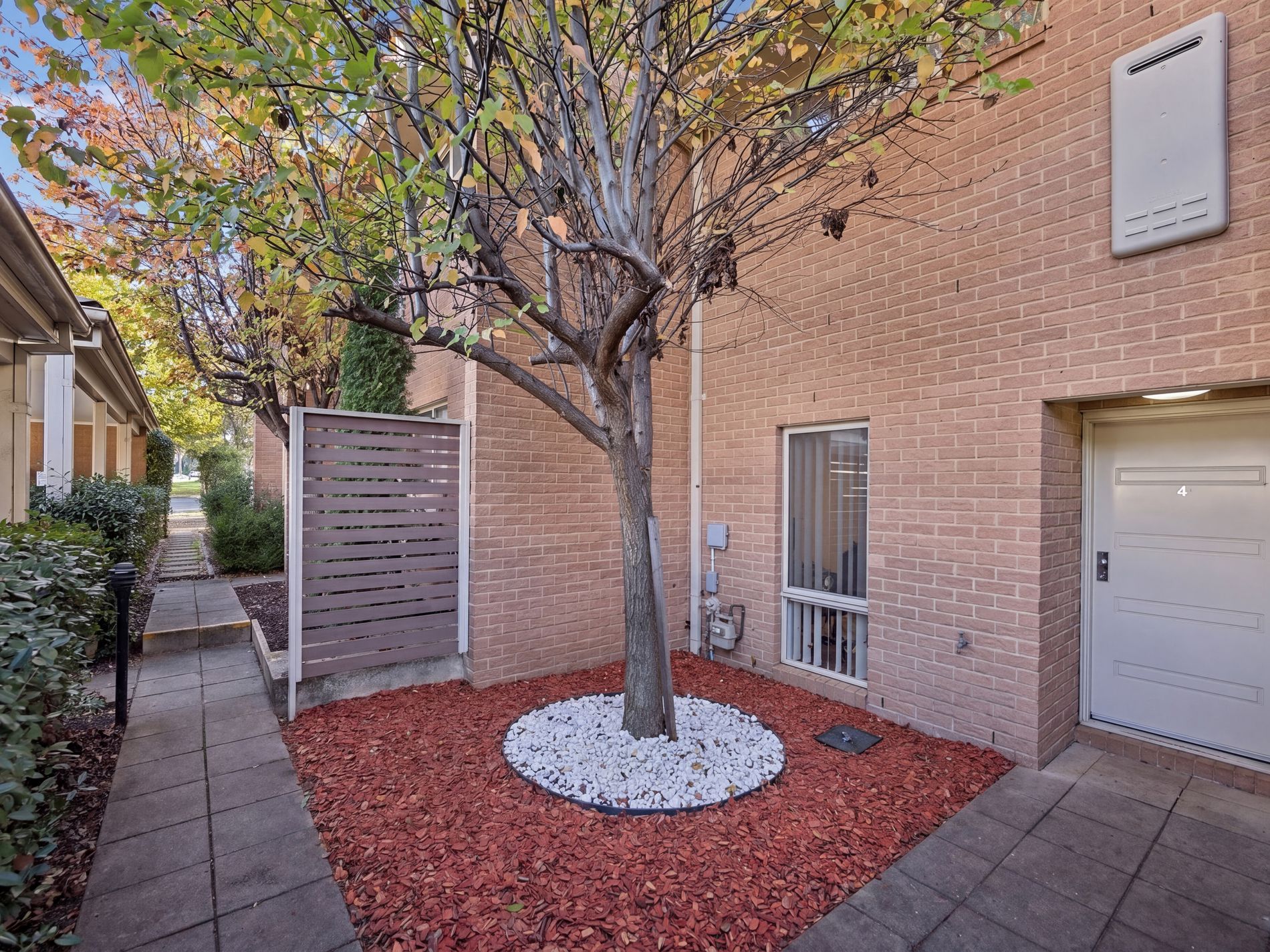 4 / 2 Mcintosh Street, Queanbeyan
