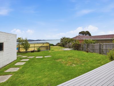 8 River Leads Drive, George Town