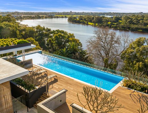 Luxury Riverside Studio
