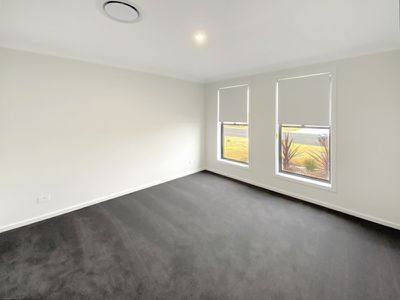 30 Federation Boulevard, Forbes