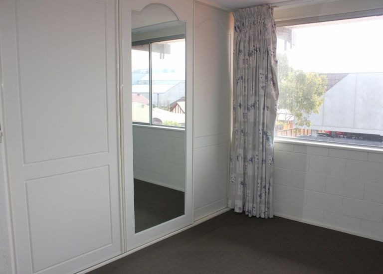 9 / 27 High Street, Glenelg