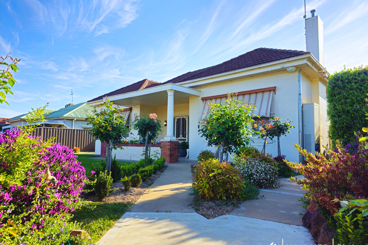 16 Saunders Street, Kyabram