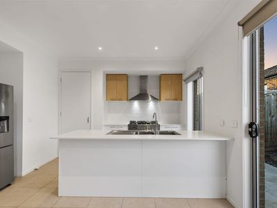 15 Heath Avenue, Rockbank