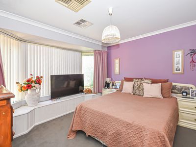 4 Carnegie Place, Greenfields