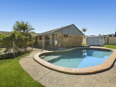 6 Plover Place, Tweed Heads West