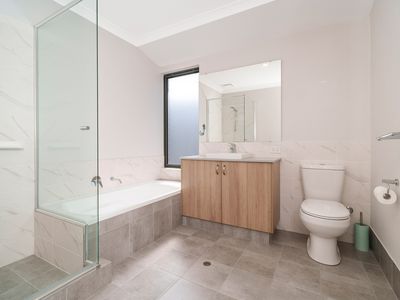 13 Denmark Loop, South Guildford