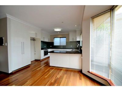 6 Parakeet Way, Coogee
