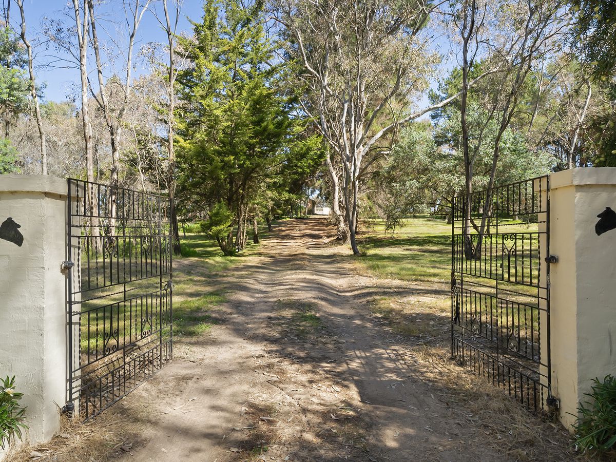 232 Swanpool Road, Swanpool