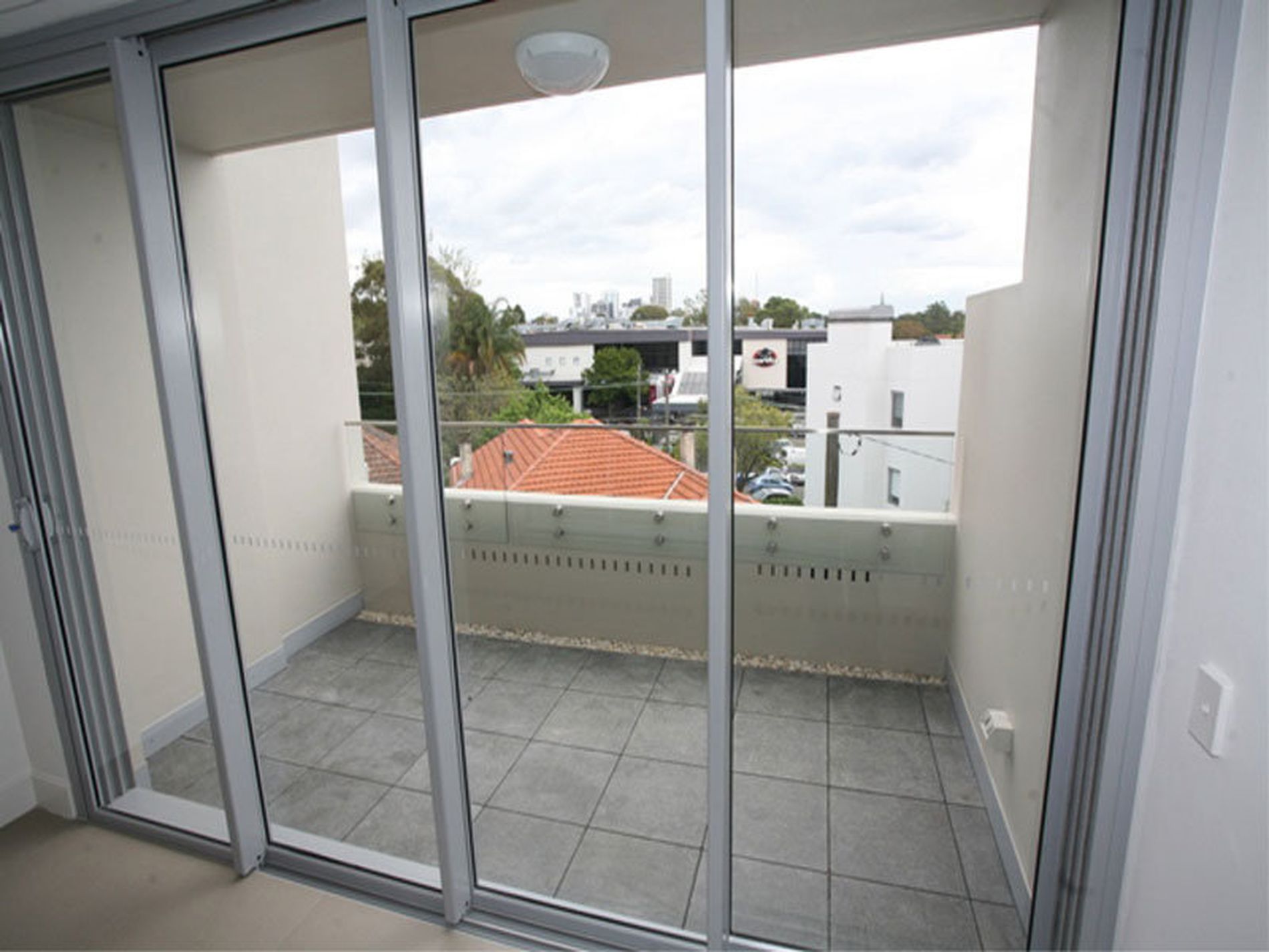 311 / 520 Cnr Miller Street & Palmer Street, Cammeray