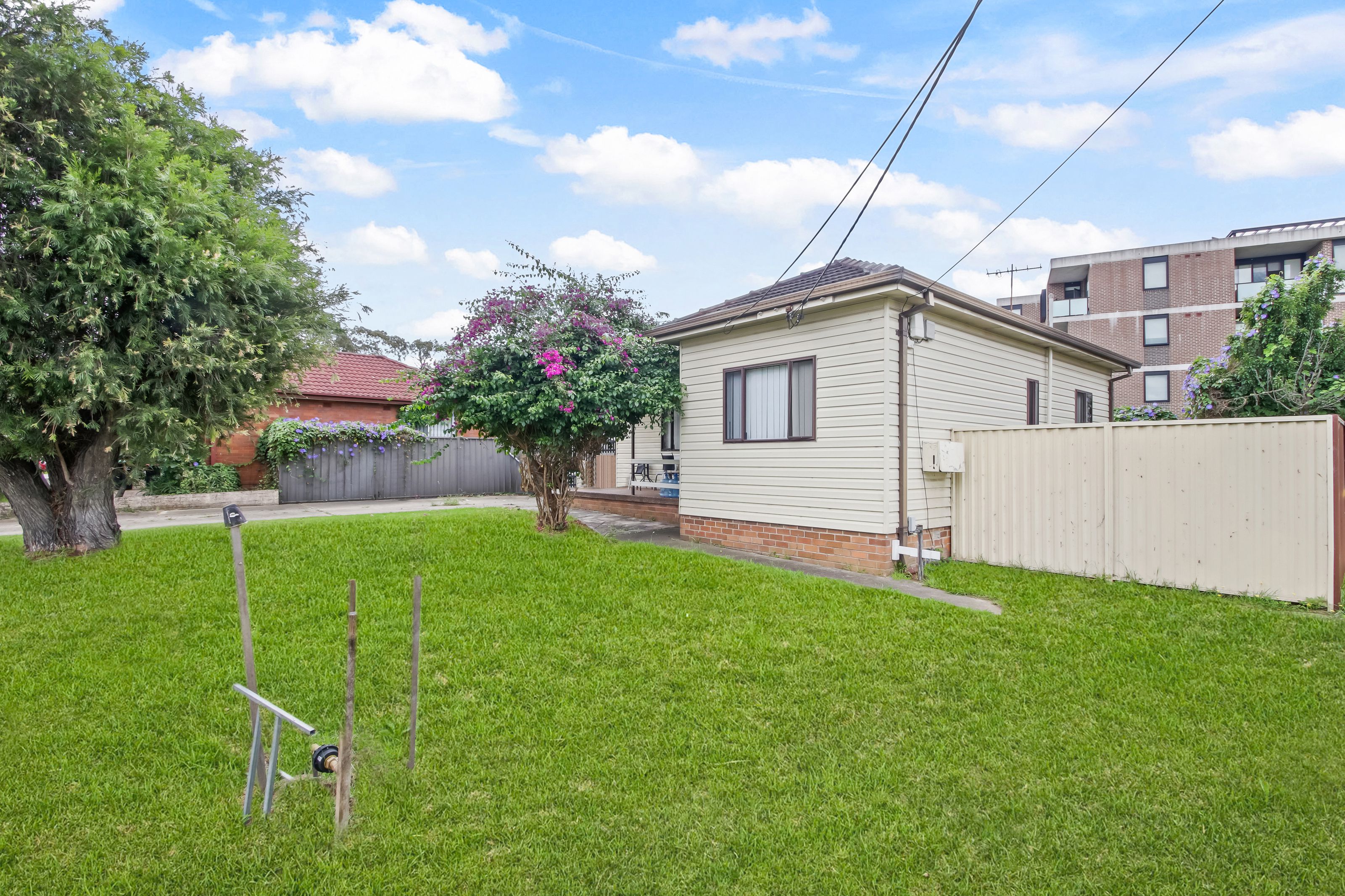 207-211 Hoxton Park Road, CARTWRIGHT