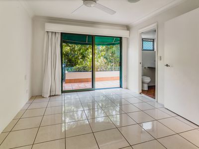 7 / 12 Monte Carlo Avenue, Surfers Paradise