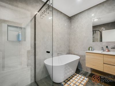 4 Keith Bain Crest, Whitlam