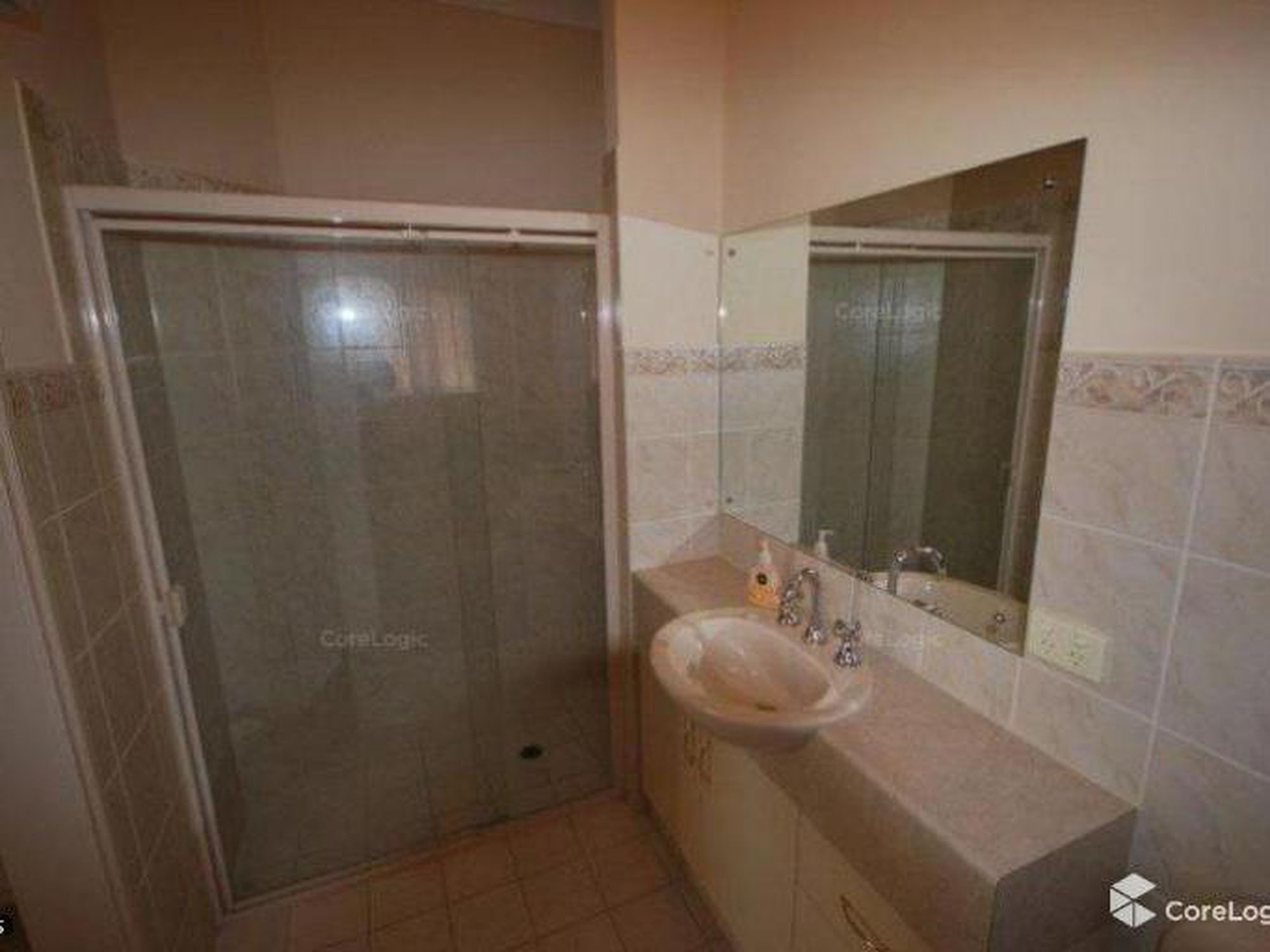 15A Everard Avenue, Ashford