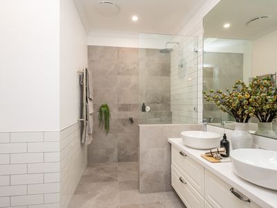 6 Glenrowan Grove, Bowral
