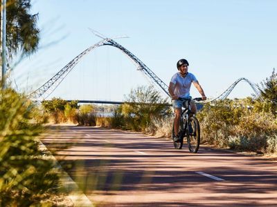 802E / 1 Saintly Entrance, Burswood
