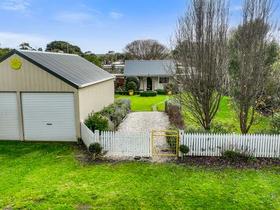 4 Hill Street, Donovans