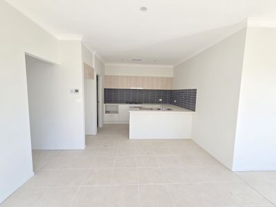 1/68  Malachite Street, Chisholm