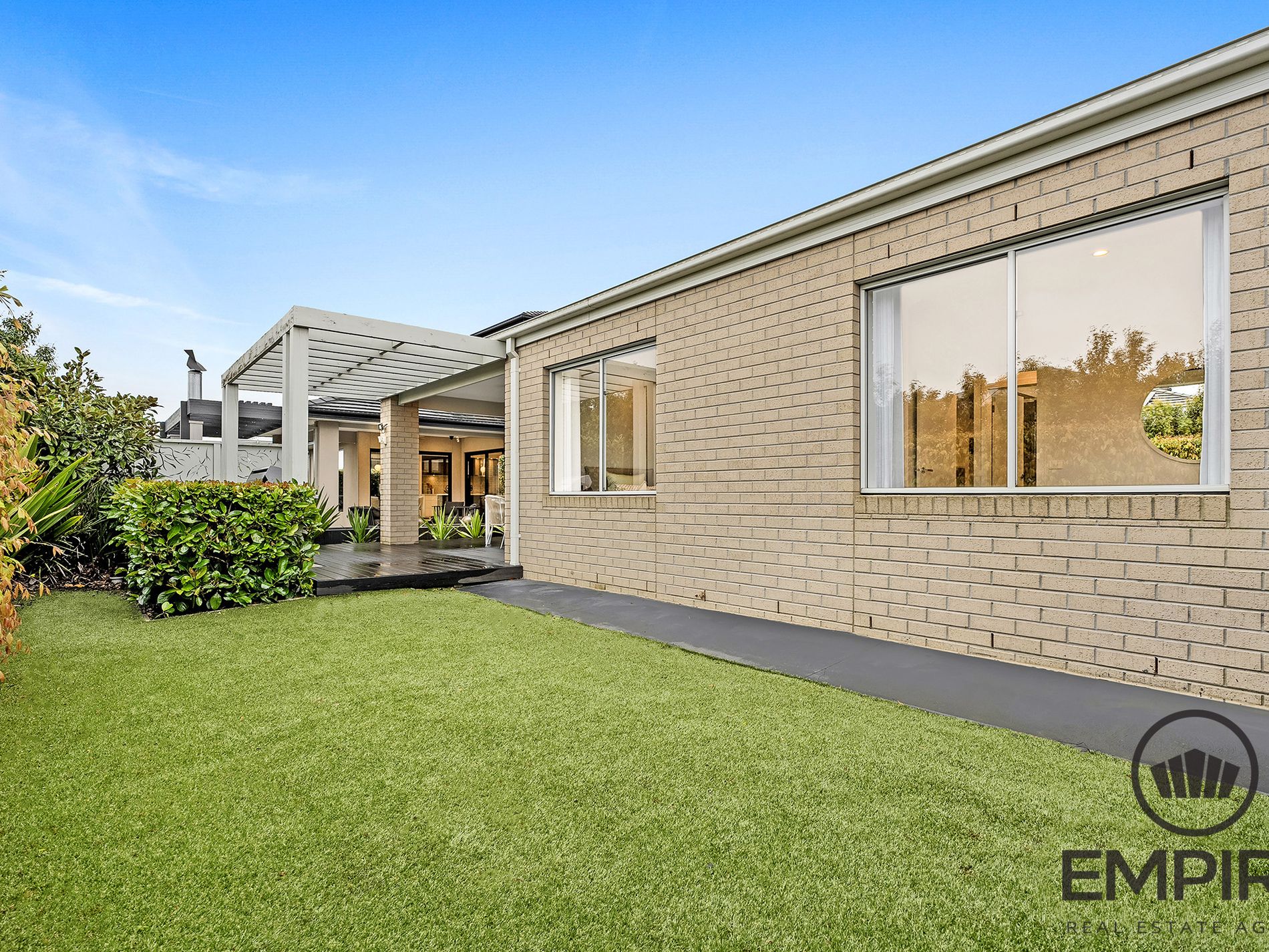 49 Centenary Boulevard, Officer South