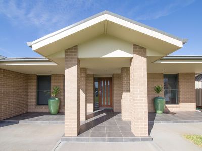 8 Tanderra Drive, Dubbo