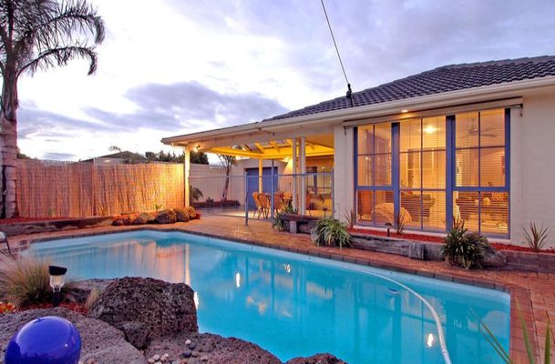 10 Conifer Close, Gladstone Park