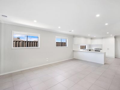 39 Tecoma Street, Manor Lakes