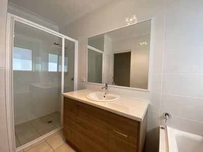 72 Champagne Dr, Dubbo