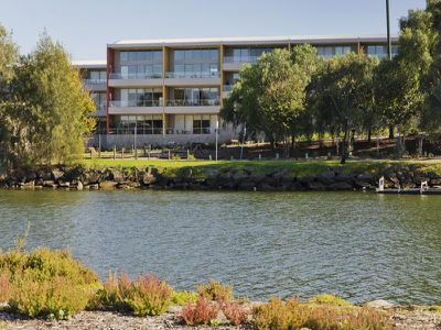 10 / 2 Saltriver Place, Footscray