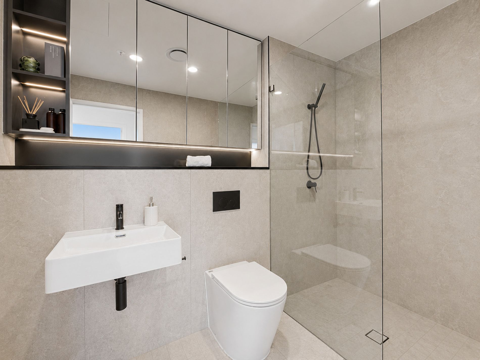 2Bed / 3 bennelong parkway, Wentworth Point