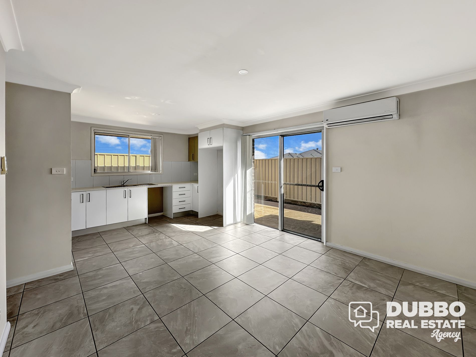 22A Hindmarsh Esplanade, Dubbo
