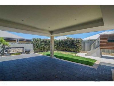 31 Birmingham Parade, Piara Waters
