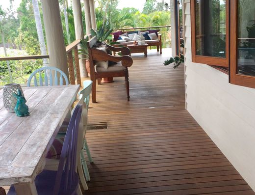 Large family home with pool image 12