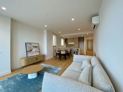 710 / 20 Wardens Walk, Coburg