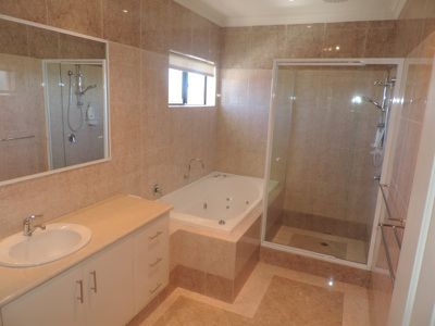 65 Amberley Way, Pearsall