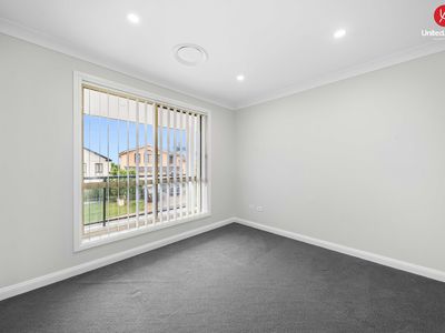 9A Rainham Circuit, West Hoxton