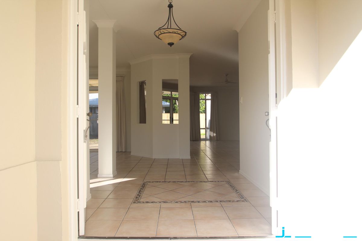 160 Shorehaven Drive, Noosaville