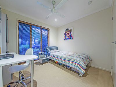 12 Blue Gum Place, Wakerley