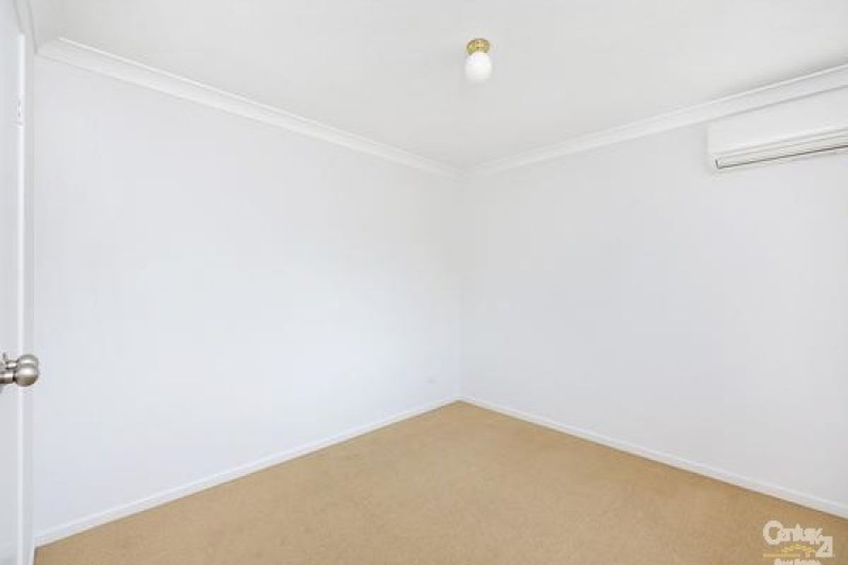 2 / 8 Russell Street, East Gosford