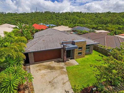 7 Barradeen Circuit, Pacific Pines